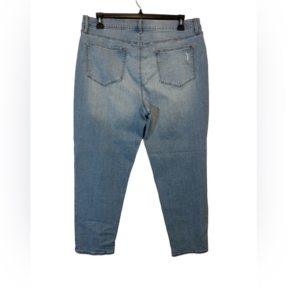 Sonoma Boyfriend Light Wash Plus Size Jeans Size 16 ☀️ - Picture 6 of 17